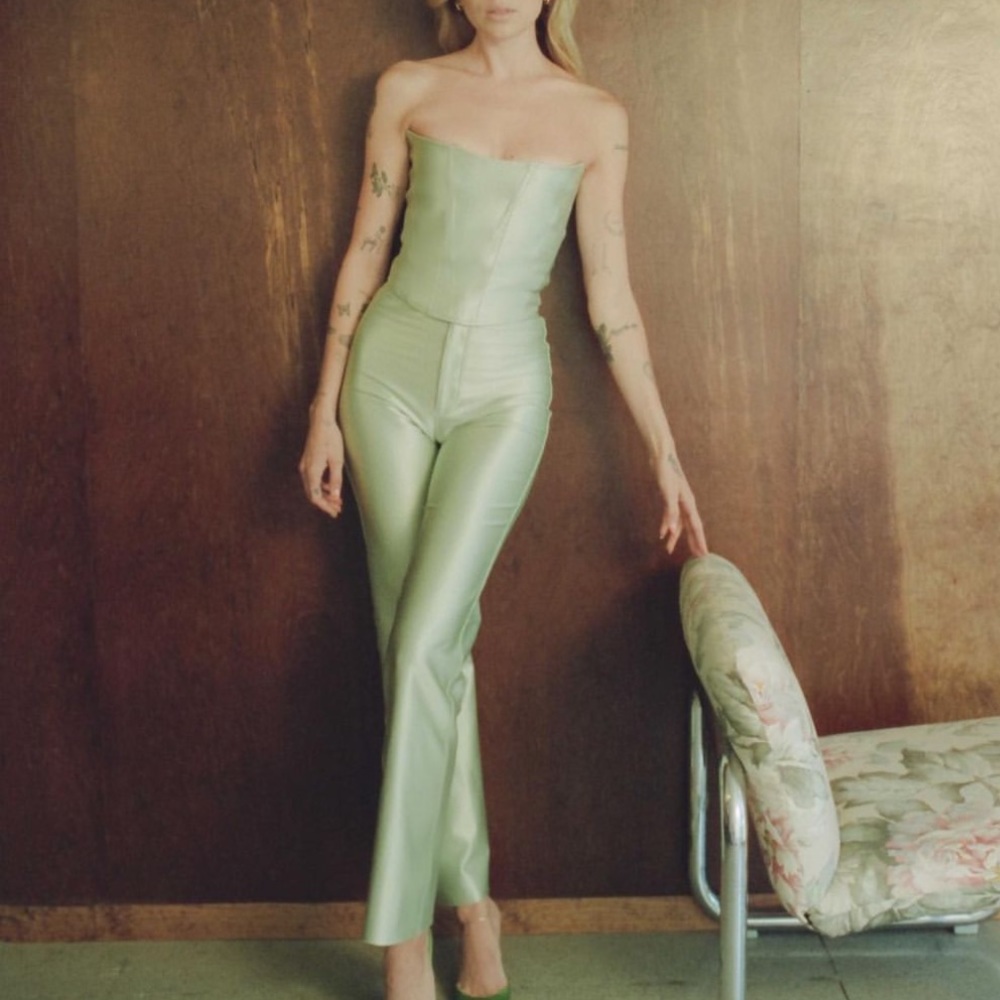 Rezek studio set in mint green